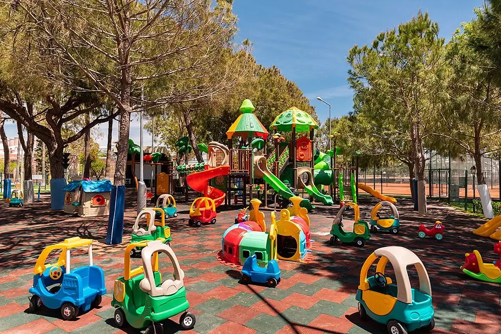 زمین بازی هتل سواندور توپکاپی پالاس آنتالیا